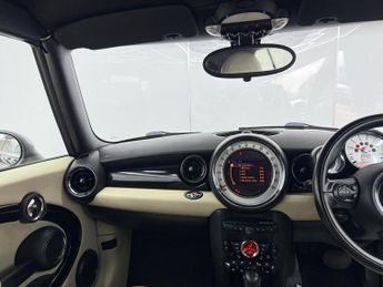 MINI Convertible 2.0 Cooper D Auto Euro 5 2dr