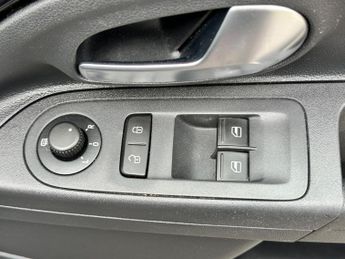 Volkswagen up! 1.0 BlueMotion Tech High up! ASG Euro 6 (s/s) 5dr