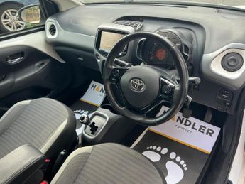 Toyota AYGO 1.0 VVT-i x-play x-shift Euro 6 5dr
