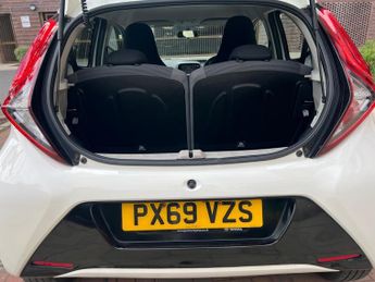 Toyota AYGO 1.0 VVT-i x-play x-shift Euro 6 5dr