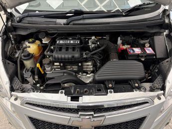 Chevrolet Spark 1.0i + Hatchback 5dr Petrol Manual Euro 5 (68 ps)