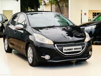 Peugeot 208 1.2 VTi Style Euro 5 5dr