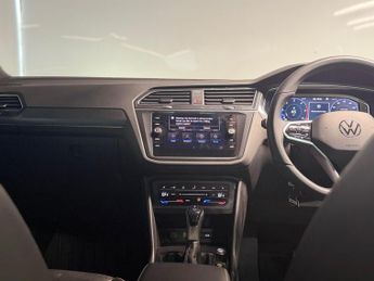Volkswagen Tiguan 2.0 TDI R-Line DSG 4Motion Euro 6 (s/s) 5dr