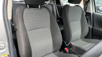 Toyota Yaris 1.33 Dual VVT-i Icon Plus Multidrive S Euro 5 5dr