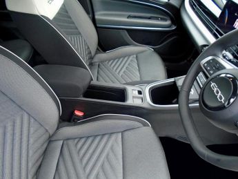 Fiat 600 1.2 MHEV e-DCT Euro 6 (s/s) 5dr