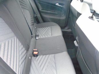 Fiat 600 1.2 MHEV e-DCT Euro 6 (s/s) 5dr