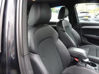 Audi Q3 2.0 TDI S line S Tronic quattro Euro 5 (s/s) 5dr
