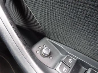 Audi Q3 2.0 TDI S line S Tronic quattro Euro 5 (s/s) 5dr
