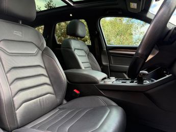 Volkswagen Touareg 3.0 TDI V6 Black Edition SUV 5dr Diesel Tiptronic 4Motion Euro 6