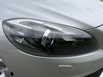 Volvo V40 Cross Country 2.0 D2 Lux Auto Euro 6 (s/s) 5dr