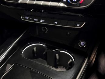 Audi A4 2.0 TFSI 35 Black Edition Saloon 4dr Petrol S Tronic Euro 6 (s/s