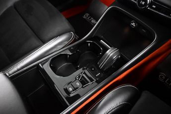 Volvo XC40 2.0 D4 R-Design Pro Auto AWD Euro 6 (s/s) 5dr