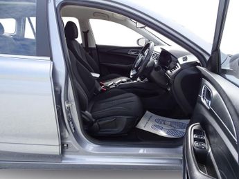 MG MG5 61.1kWh Excite Long Range Auto 5dr