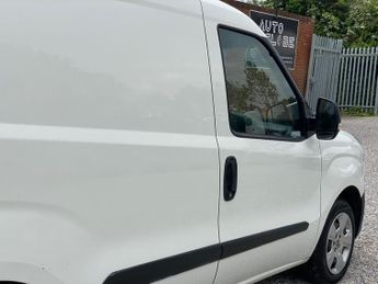 Fiat Doblo 1.3 JTD MultiJet 16v L1 H1 4dr