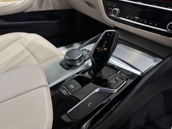 BMW 5 Series 2.0 520d SE Touring Auto xDrive Euro 6 (s/s) 5dr