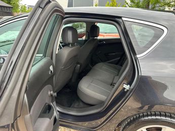 Vauxhall Astra 1.6 16v SRi Euro 5 5dr