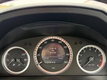 Mercedes-Benz C Class 1.8 C180 BlueEfficiency Executive SE Auto Euro 5 4dr