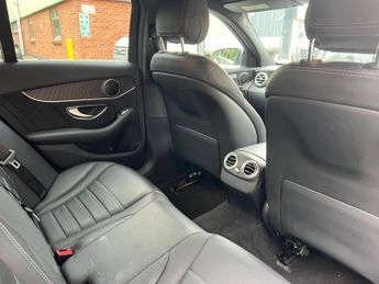 Mercedes-Benz C Class 2.0 C220d AMG Line (Premium) G-Tronic+ Euro 6 (s/s) 4dr