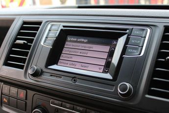 Volkswagen Transporter Shuttle 2.0 BiTDI BlueMotion Tech SE DSG FWD LWB Euro 6 (s/s) 5dr