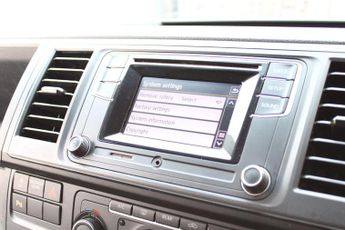 Volkswagen Transporter Shuttle 2.0 BiTDI BlueMotion Tech SE DSG FWD LWB Euro 6 (s/s) 5dr