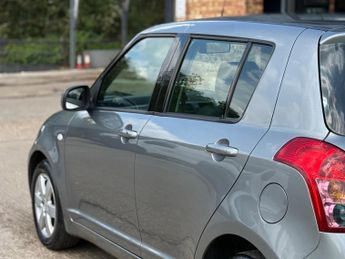 Suzuki Swift 1.5 GLX 5dr