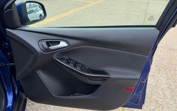 Ford Focus 1.6 Titanium Powershift Euro 6 5dr