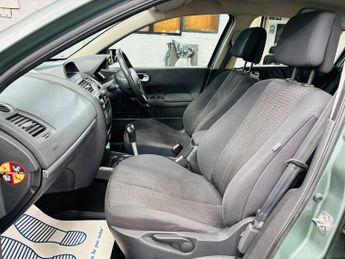 Renault Megane 1.6 VVT Dynamique Proactive 4dr