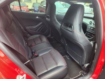 Mercedes-Benz GLA 2.1 GLA220d AMG Line (Premium) 7G-DCT 4MATIC Euro 6 (s/s) 5dr