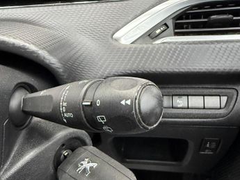 Peugeot 2008 1.6 BlueHDi Allure Euro 6 5dr