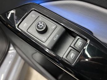 Volkswagen ID.3 Pro Performance 58kWh Family Auto 5dr