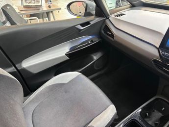 Volkswagen ID.3 Pro Performance 58kWh Family Auto 5dr