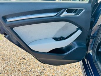 Audi A3 1.4 TFSI e-tron Sportback e-S Tronic Euro 6 5dr 8.8kWh