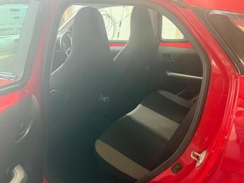 Toyota AYGO 1.0 VVT-i x-play Euro 5 5dr Euro 5