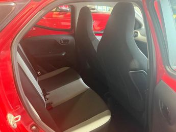 Toyota AYGO 1.0 VVT-i x-play Euro 5 5dr Euro 5