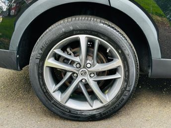 MG MG HS 1.5 T-GDI 16.6kWh Exclusive SUV 5dr Petrol Plug-in Hybrid Auto E