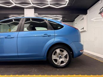 Ford Focus 1.6 Zetec 5dr