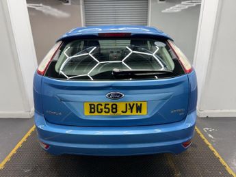 Ford Focus 1.6 Zetec 5dr