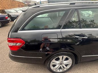 Mercedes-Benz E Class 2.1 E250 CDI BlueEfficiency Avantgarde Tiptronic Euro 5 5dr