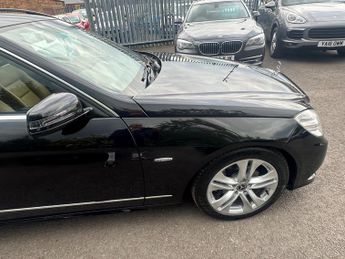 Mercedes-Benz E Class 2.1 E250 CDI BlueEfficiency Avantgarde Tiptronic Euro 5 5dr