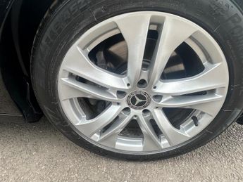 Mercedes-Benz E Class 2.1 E250 CDI BlueEfficiency Avantgarde Tiptronic Euro 5 5dr