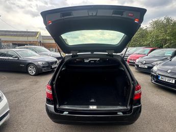 Mercedes-Benz E Class 2.1 E250 CDI BlueEfficiency Avantgarde Tiptronic Euro 5 5dr