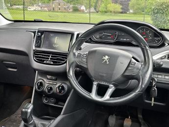 Peugeot 208 1.2 PureTech Allure Hatchback 5dr Petrol Manual Euro 6 (s/s) (11