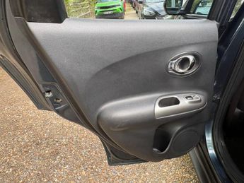 Nissan Juke 1.6 Acenta CVT Euro 5 5dr