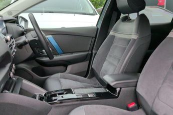 Citroen e-C4 50kWh Shine Plus Auto 5dr (7.4kW Charger)