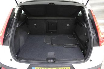 Volvo XC40 2.0 D3 Momentum Pro Auto AWD Euro 6 (s/s) 5dr