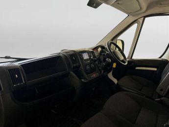 Peugeot Boxer 2.2 BlueHDi 333 Professional Panel Van 5dr Diesel Manual L1 H1 E
