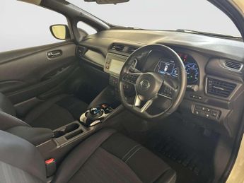 Nissan Leaf 40kWh Acenta Hatchback 5dr Electric Auto (150 ps)