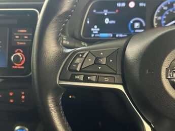 Nissan Leaf 40kWh Acenta Hatchback 5dr Electric Auto (150 ps)