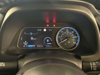 Nissan Leaf 40kWh Acenta Hatchback 5dr Electric Auto (150 ps)