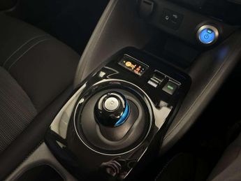 Nissan Leaf 40kWh Acenta Hatchback 5dr Electric Auto (150 ps)